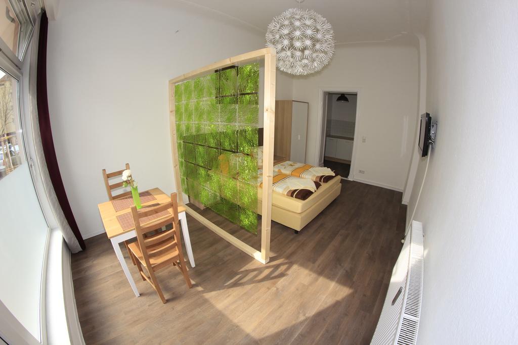Schlafraum Apartment Berlin Bagian luar foto